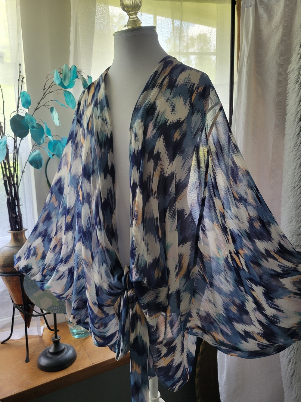 Colleen Lopez Navy,LightBlue and Cream Abstract Brushstroke Topper Front Tie - Picture 7 of 14